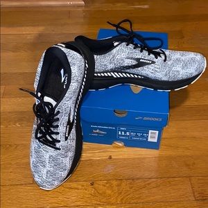 Men’s Brooks Adrenaline GTS 21